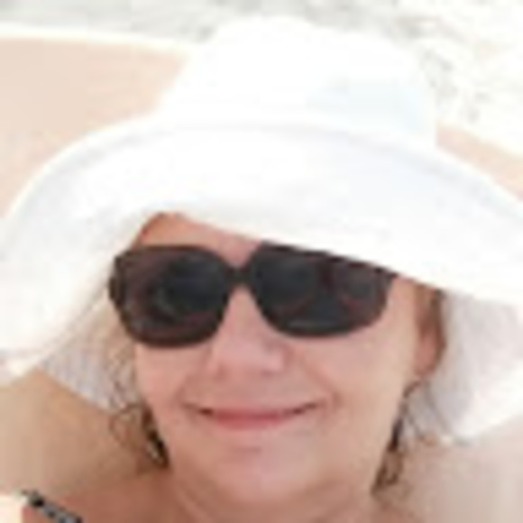 Meet your Posher, Arlene - Picture 1 of 1